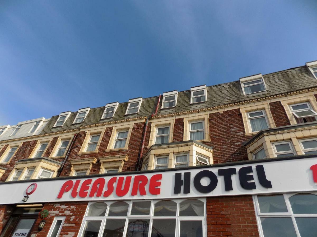 Pleasure Hotel By The Beach. Блекпул Екстериор снимка